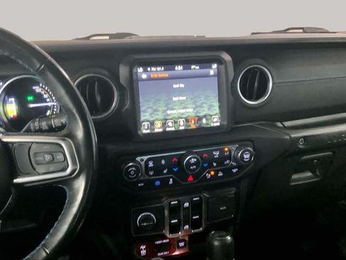 Used 2022 Jeep Wrangler Unlimited Rubicon 4xe w/ Cold Weather Group AWD/4WD image 7