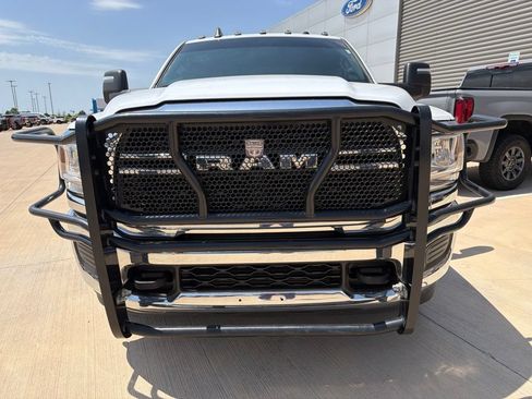 Used 2024 RAM 3500 Tradesman w/ Chrome Appearance Group AWD/4WD image 5