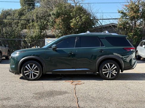Used 2023 Nissan Pathfinder Platinum image 7