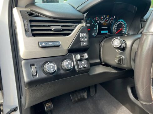 Used 2020 GMC Yukon Denali w/ Denali Premium Package AWD/4WD image 15