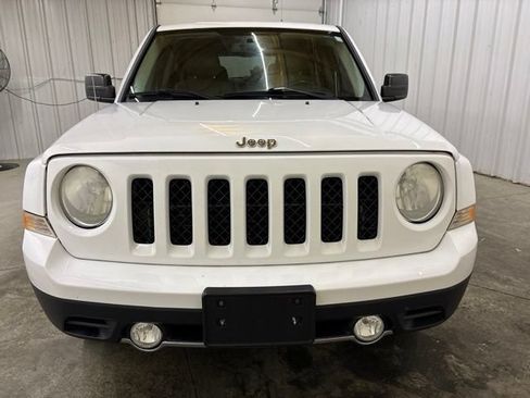 Used 2014 Jeep Patriot Limited w/ Sun/Sound Group AWD/4WD image 2