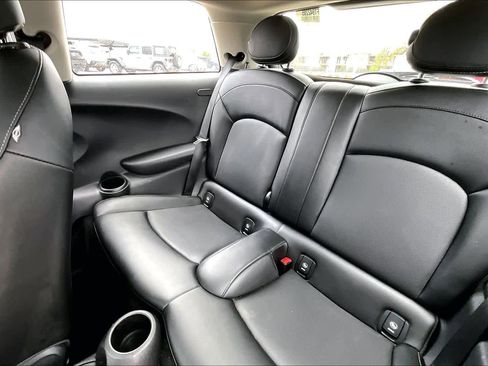 Used 2015 MINI Cooper 2-Door Hardtop image 21