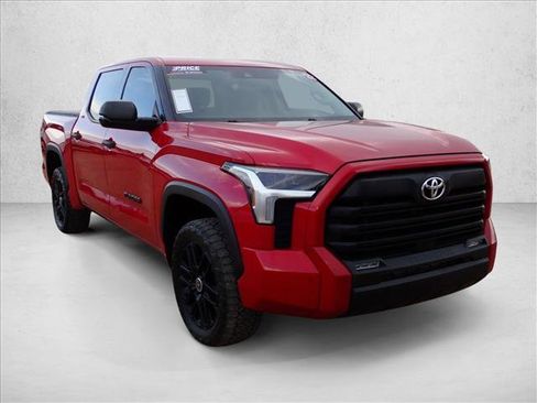 Used 2022 Toyota Tundra SR5 w/ SR5 Convenience Package AWD/4WD image 6