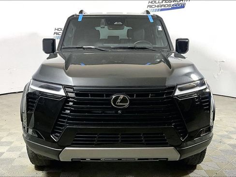 Used 2024 Lexus GX 550 AWD/4WD image 2