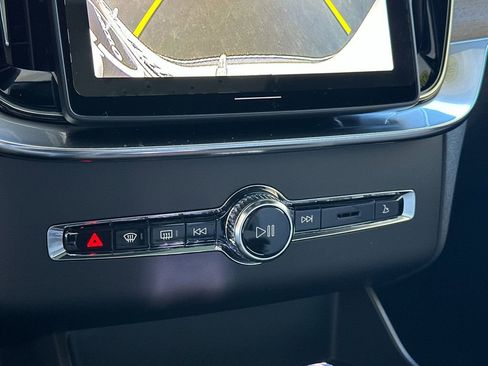 New 2026 Volvo XC90 B6 Plus w/ Protection Package Premier image 21