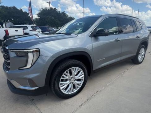 Certified 2026 GMC Acadia Elevation w/ Elevation Premium Package FWD image 4