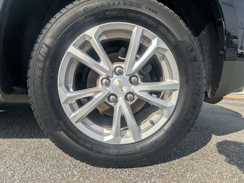 Used 2017 Chevrolet Equinox LT FWD image 9