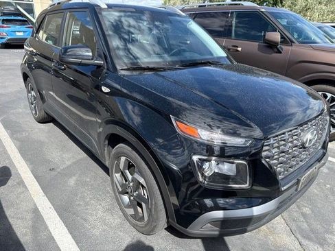 Used 2023 Hyundai Venue SEL w/ Cargo Package FWD image 2