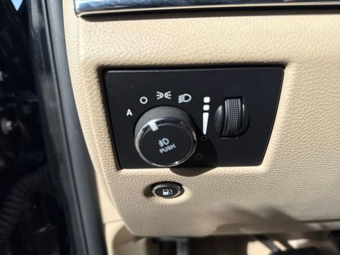 Used 2020 Jeep Grand Cherokee Limited image 22