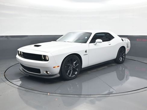 Used 2022 Dodge Challenger R/T w/ Blacktop Package image 3