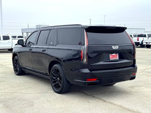 Used 2024 Cadillac Escalade ESV Sport Platinum w/ LPO, ONYX Package image 11