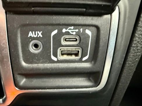 Used 2024 Jeep Wrangler Sport S image 26