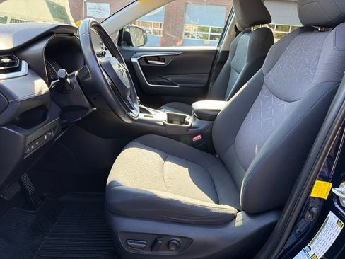 Used 2020 Toyota RAV4 XLE w/ Convenience Package AWD/4WD image 16