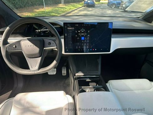 Used 2024 Tesla Model X Plaid image 6