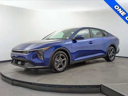 Used 2025 Kia K4 FWD image 2