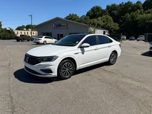 Used 2019 Volkswagen Jetta SEL FWD image 2