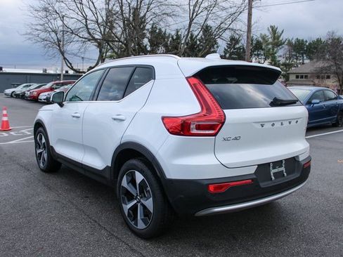 Used 2025 Volvo XC40 B5 Plus image 42