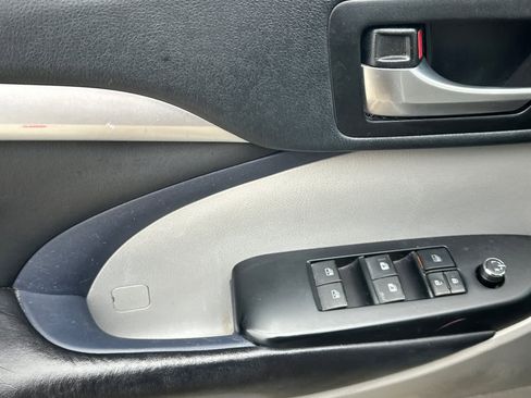 Used 2019 Toyota Highlander XLE image 13