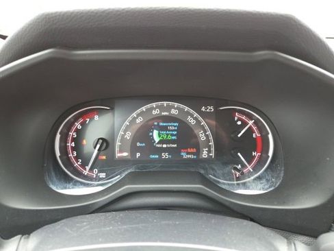 Used 2025 Toyota RAV4 XLE AWD/4WD image 13