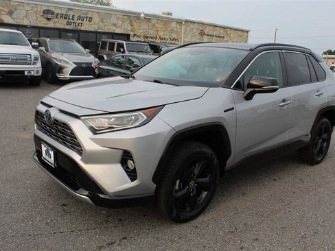 Used 2021 Toyota RAV4 XSE AWD/4WD image 3