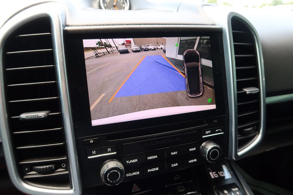 Used 2017 Porsche Cayenne AWD/4WD image 17