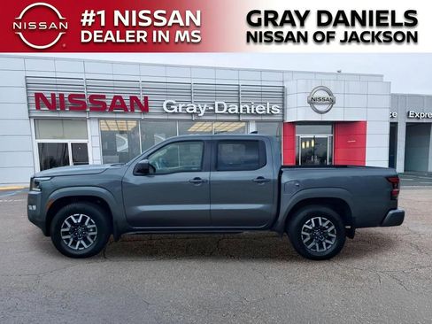 Certified 2024 Nissan Frontier SL w/ Technology Package RWD image 4