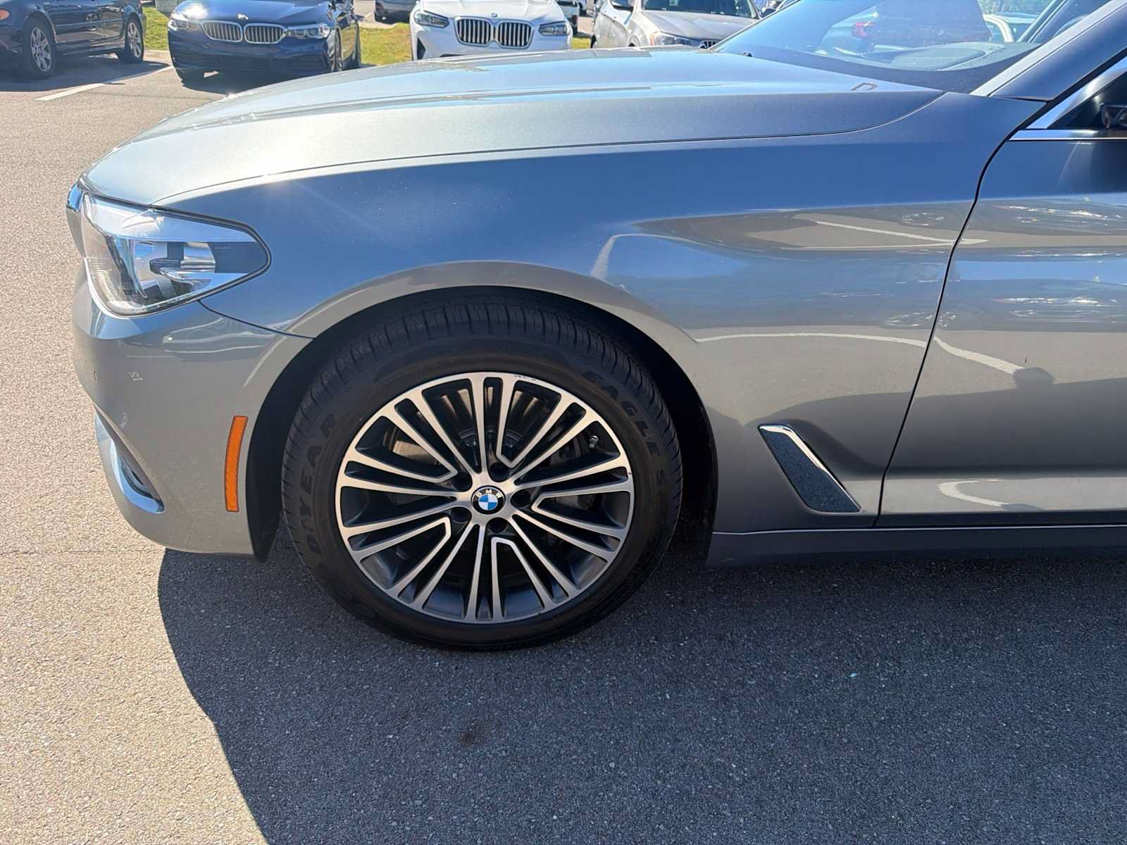 Used 2020 BMW 540i xDrive w/ Premium Package AWD/4WD image 2