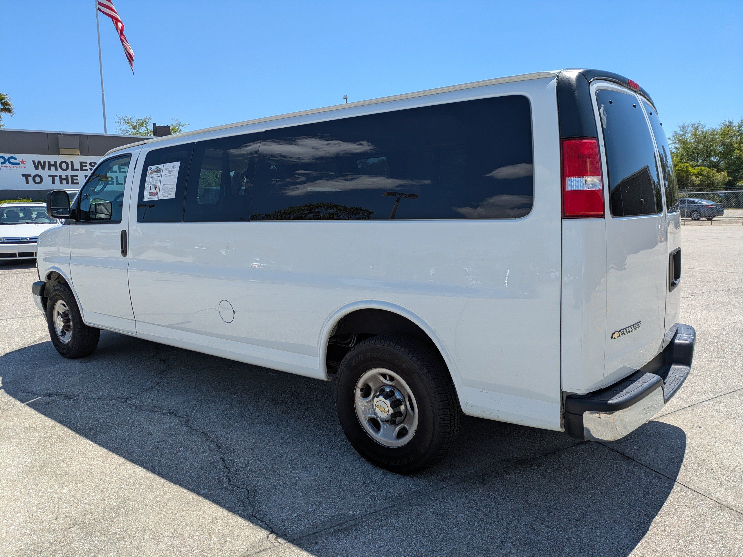 Used 2024 Chevrolet Express 3500 LT w/ LT Preferred Equipment Group RWD image 6