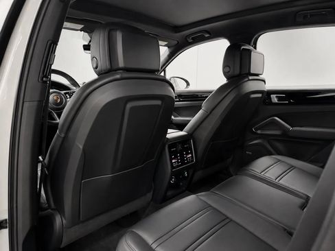 Used 2021 Porsche Cayenne S AWD/4WD image 13
