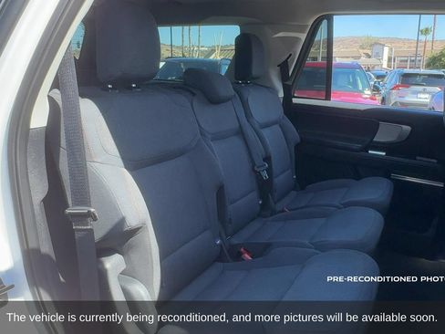 Used 2025 Ford Expedition Active AWD/4WD image 13