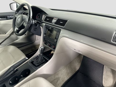 Used 2015 Volkswagen Passat 1.8T Limited Edition image 26