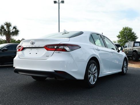 Used 2024 Toyota Camry LE FWD image 6