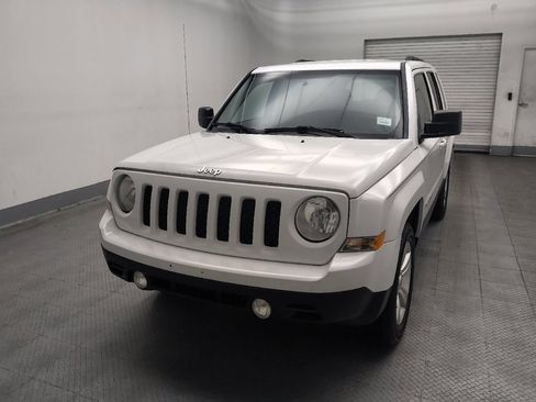 Used 2014 Jeep Patriot Latitude AWD/4WD image 15