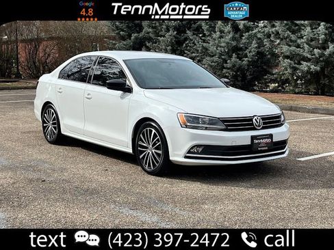 Used 2016 Volkswagen Jetta Sport image 1