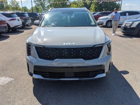 Certified 2025 Kia Sorento S w/ Panoramic Sunroof Package FWD image 6