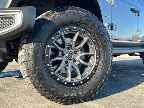 Used 2020 Jeep Wrangler Unlimited Sahara w/ Cold Weather Group image 12