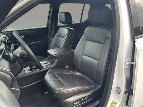 Used 2023 Chevrolet Traverse RS AWD/4WD image 21