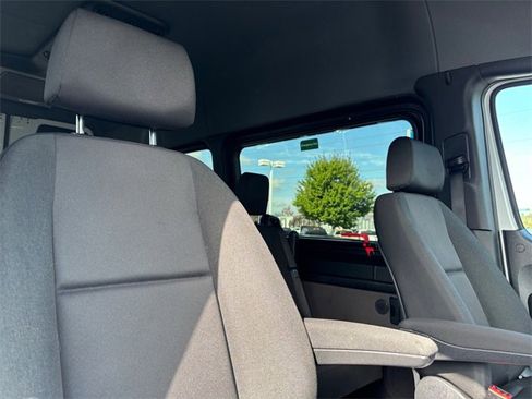 Used 2024 Mercedes-Benz Sprinter 2500 image 31