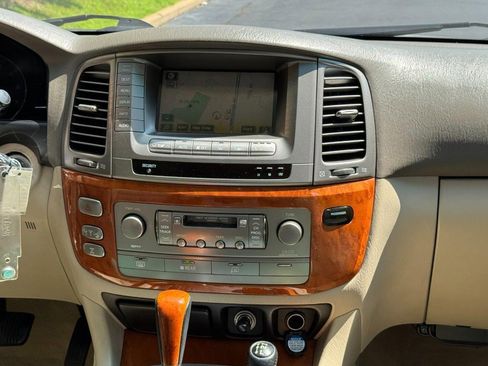 Used 2005 Lexus LX 470 4WD image 14
