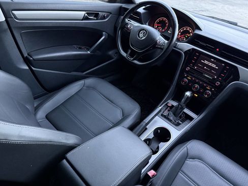 Used 2020 Volkswagen Passat 2.0T SE image 24