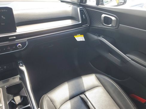 Certified 2024 Kia Sorento S w/ Panoramic Sunroof Package AWD/4WD image 24