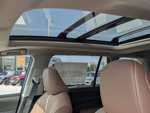 New 2026 Toyota Grand Highlander AWD image 12