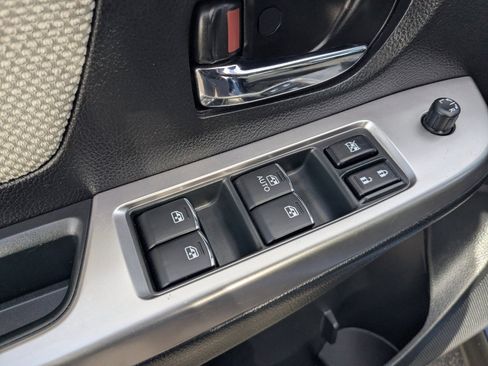 Used 2017 Subaru Crosstrek 2.0i Premium image 30