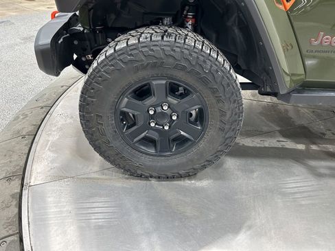 Used 2023 Jeep Gladiator Mojave w/ Cold Weather Group image 27