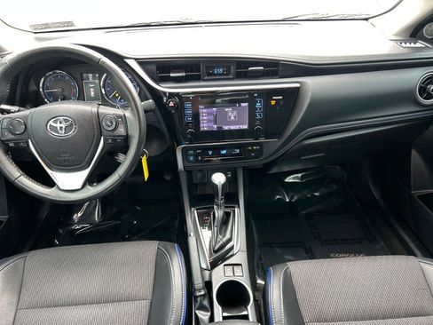 Used 2017 Toyota Corolla SE w/ Carpet Mat Package (TMS) FWD image 3