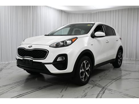Used 2022 Kia Sportage LX AWD/4WD image 4