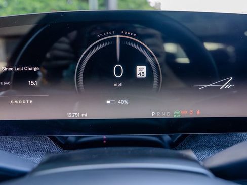 Used 2024 Lucid Air Touring AWD/4WD image 9