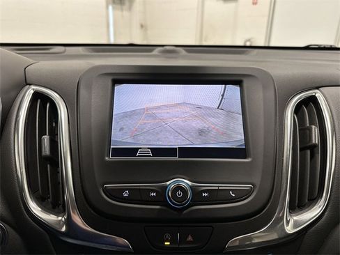 Used 2024 Chevrolet Equinox LT image 32