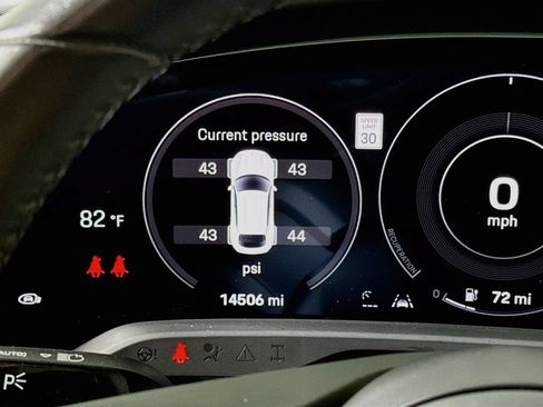 Certified 2023 Porsche Taycan 4 Cross Turismo AWD/4WD image 14