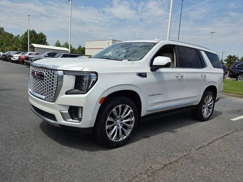 Used 2023 GMC Yukon Denali RWD image 3